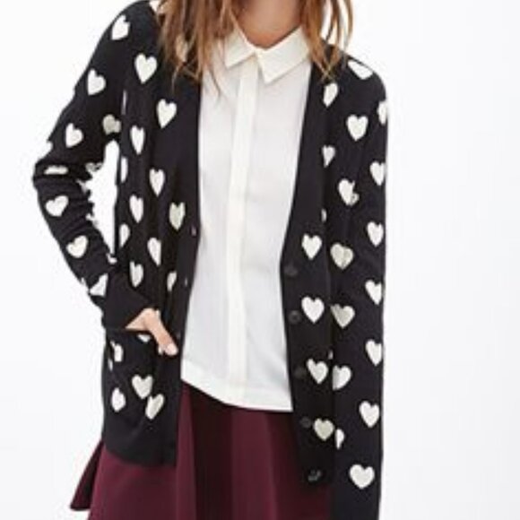 Retro Black & White heart V-neck cardigan sweater - Picture 1 of 16